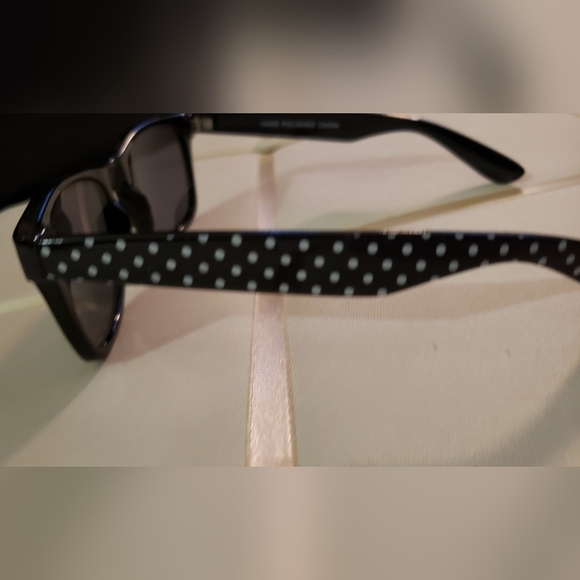 *3/$10 Retro Rewind Polka Dot Vintage Fashion Sunglasses - Picture 5 of 10